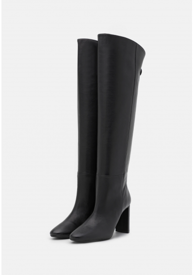 Bianca Di Kozaki na obcasie