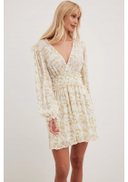 NA-KD sukienka z marszczoną talią