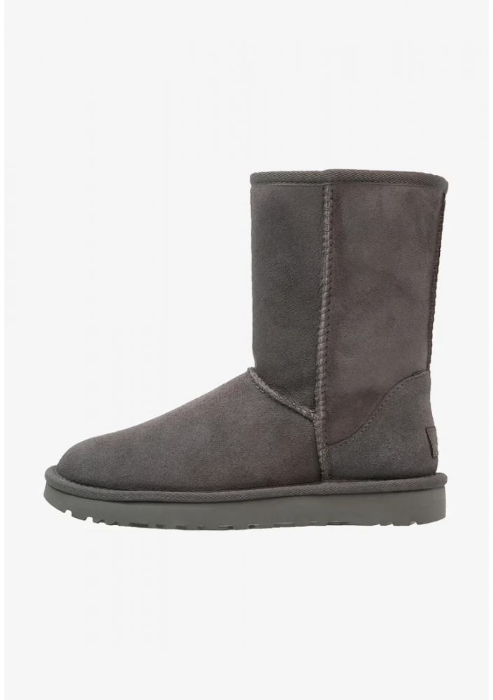 UGG CLASSIC SHORT II - Botki