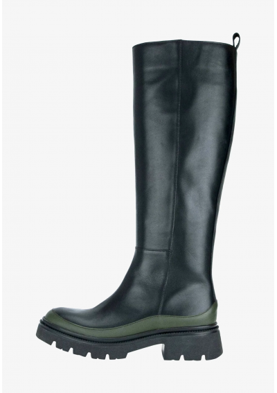 Gabor Kozaki na platformie