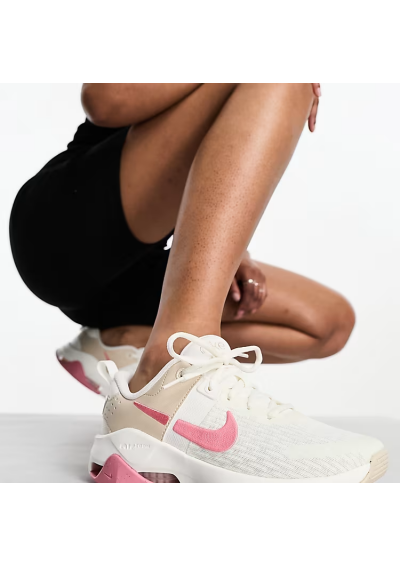 Nike Training – Air Zoom Bella – Różowe buty sportowe
