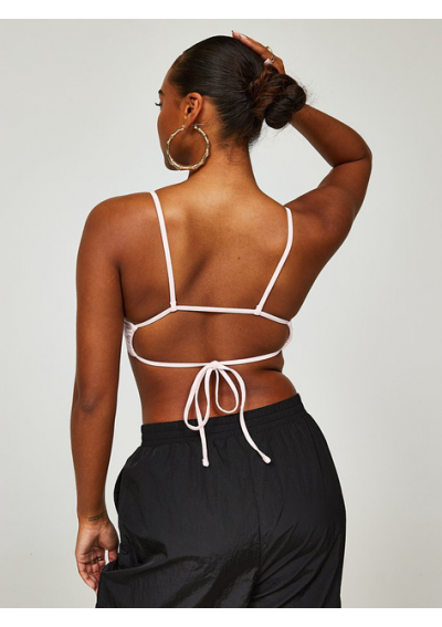 Tommy Hilfiger Top z haftowanym logo marki i krótkim tyłem