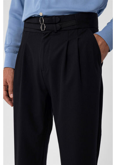 Antioch Czarne Spodnie z Wysokim Stanem i Klamrą Z Plisowanej Tkaniny